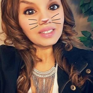 Meet your Posher, Leslie